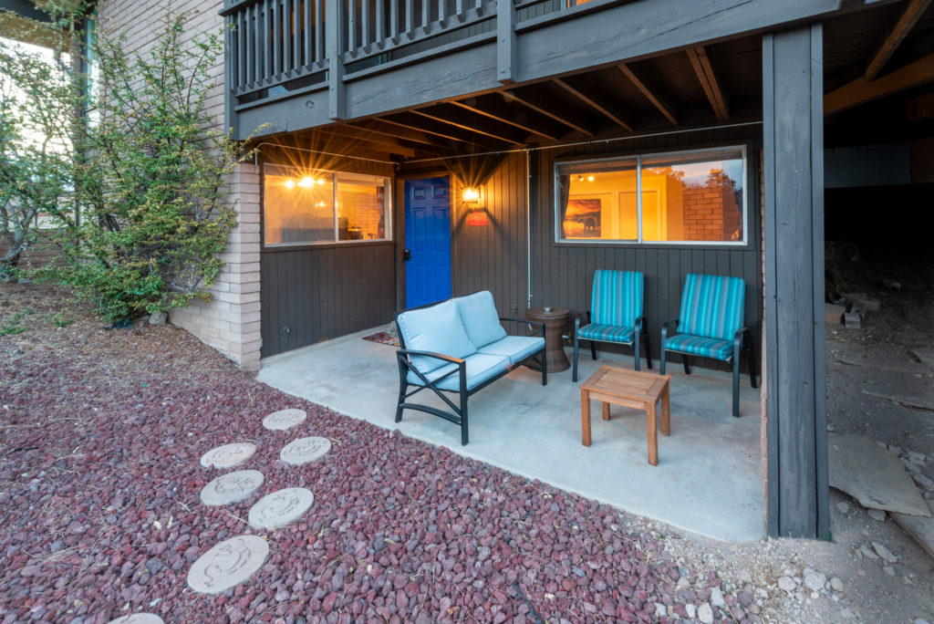 Casa Bear, Los Alamos - private entrance, covered patio