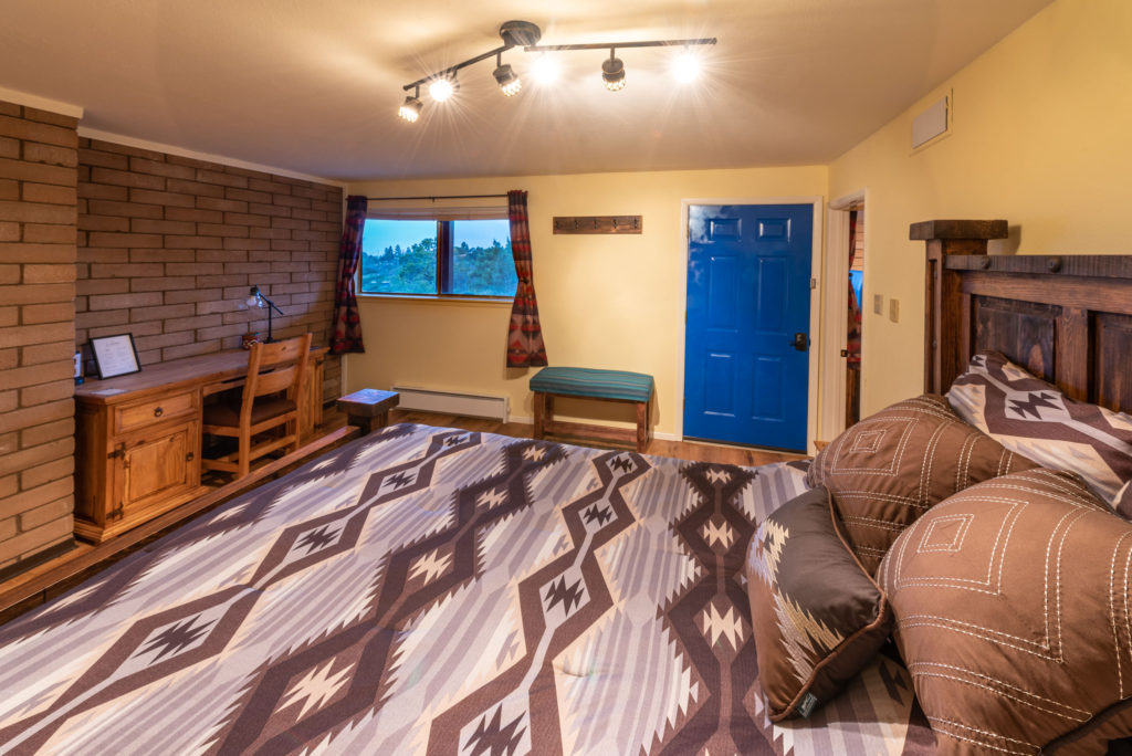 Mountain view from bedroom - Casa Bear, Los Alamos